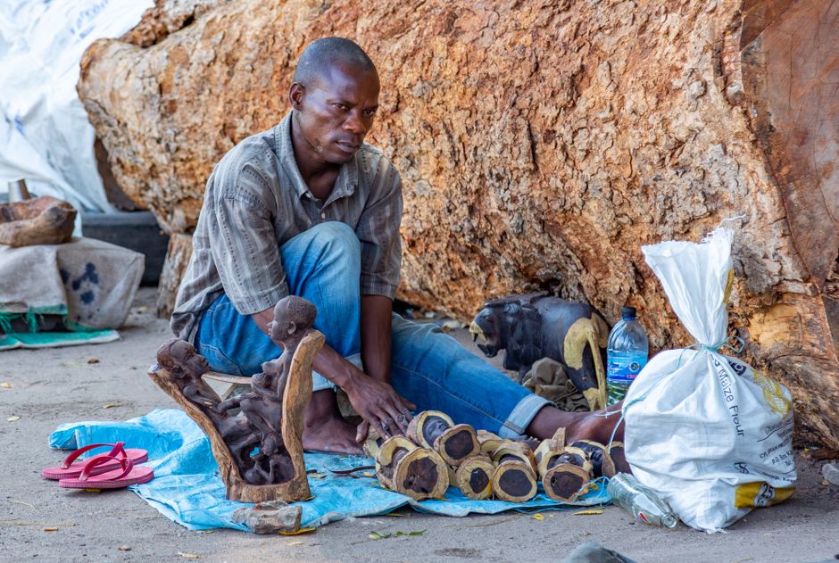 Mwenge Woodcarvers Market