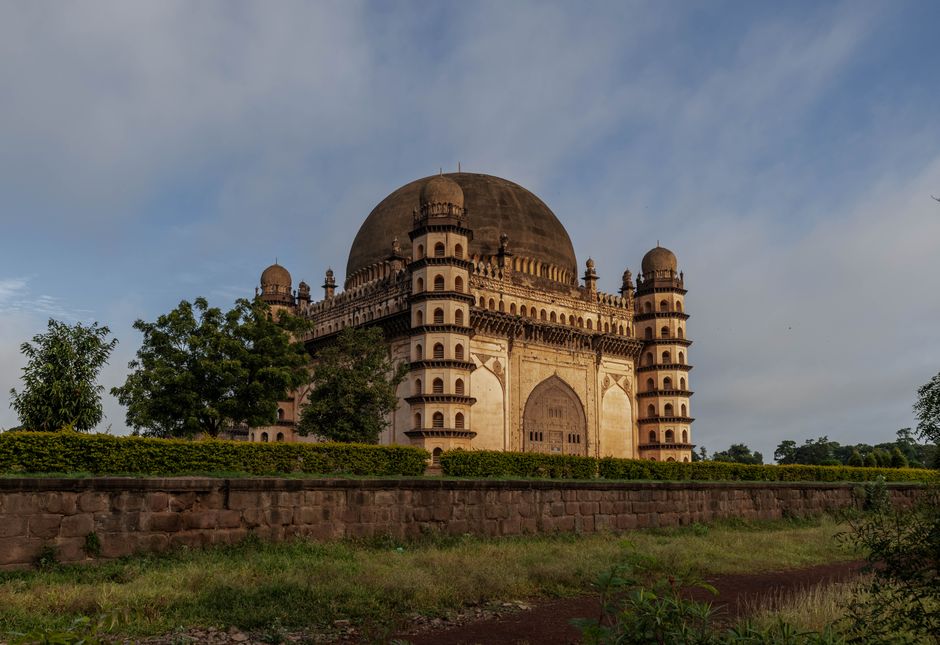 Yeddi Gumbaz Mausoleum